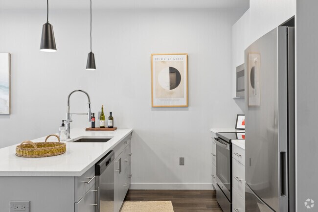 1BR, 1BA - 715SF - Kitchen