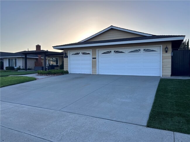 Photo - 701 Longfellow Dr