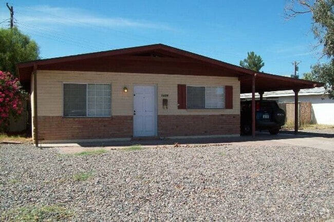 Building Photo - **3 Bedroom Tempe Home – Great Location | ...