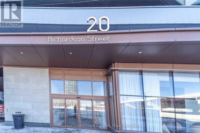 Photo - 20 Richardson St Unit 812