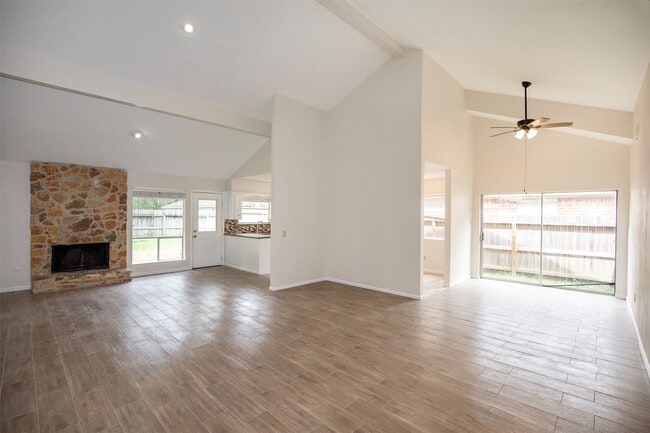 Photo - 15106 Silverman St