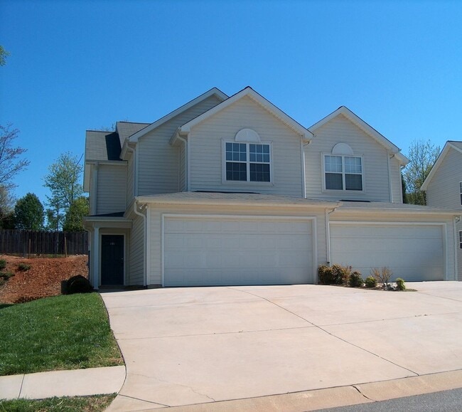Building Photo - 141 Springwood Ln Rental