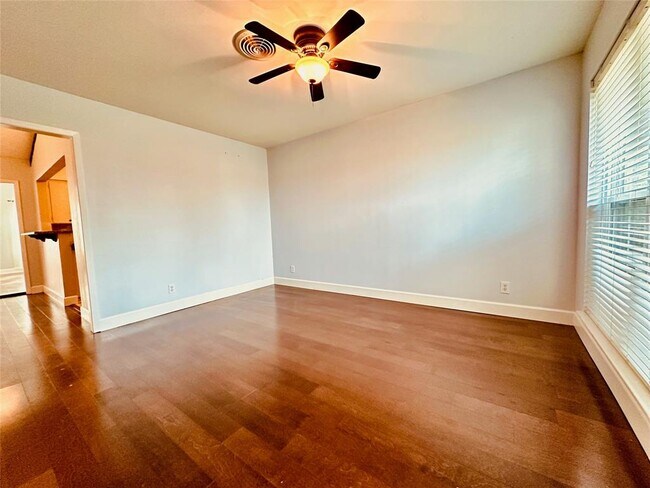 Photo - 103 Prince Dr