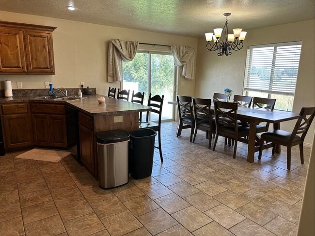 Photo - 674 Tanglewood Dr