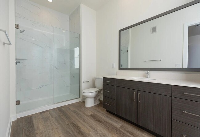 Building Photo - 1690 North Loop Unit 322