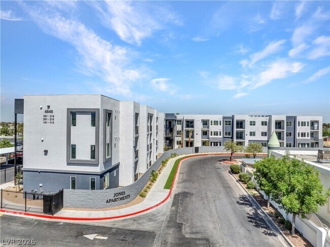 4846 Jones Unidad 102