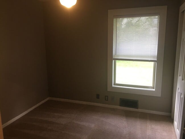 Photo - 3 Bedroom / 2 Bath Home Located Minutes from Downtown Lowell!