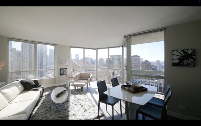Photo - 40 E Delaware Pl