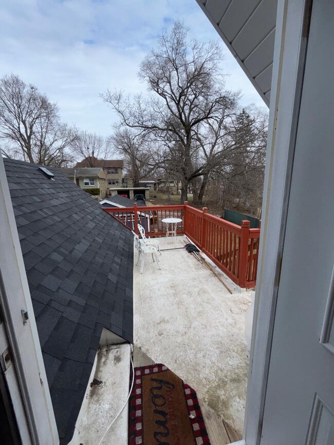 Photo - 520 Lawrence Ave Unit Furnished