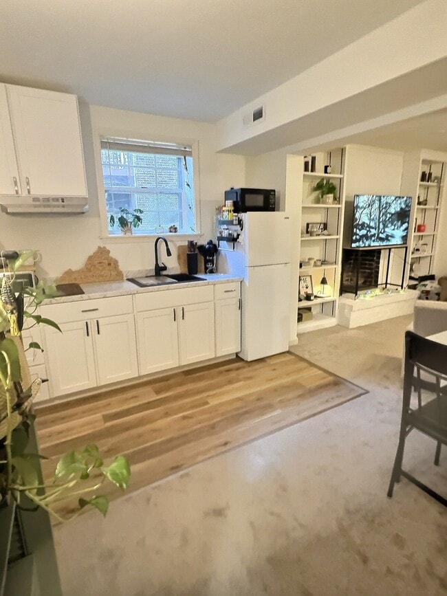 Photo - 69 Court Pl Unit Private, walk-out studio