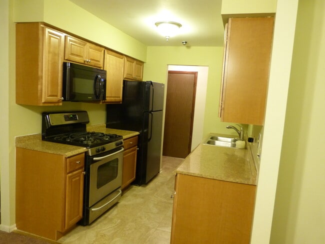 Building Photo - 125 W 66th St Unit 1