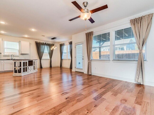 Photo - 2208 Capulet St