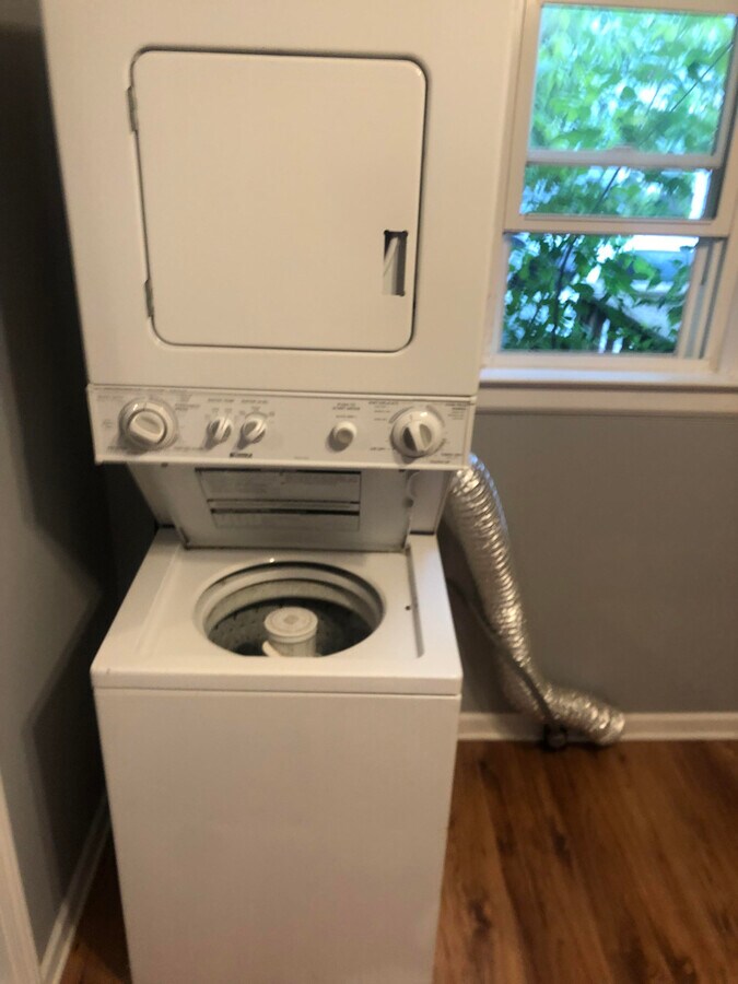 Photo - 2058 James St