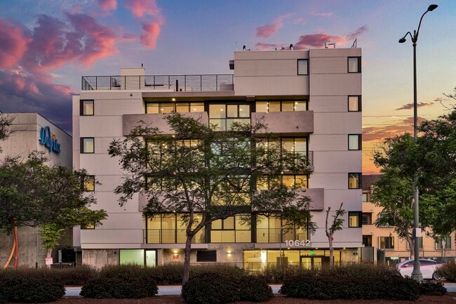 Building Photo - Clad LA Rental