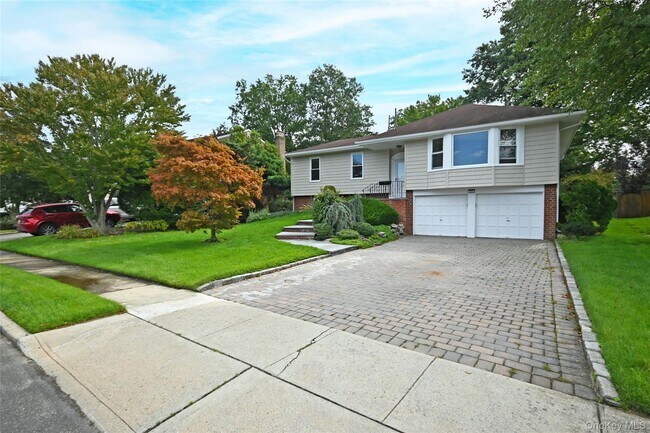 Photo - 19 Carriage Rd