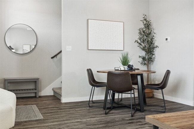 Photo - 520 Powell Dr