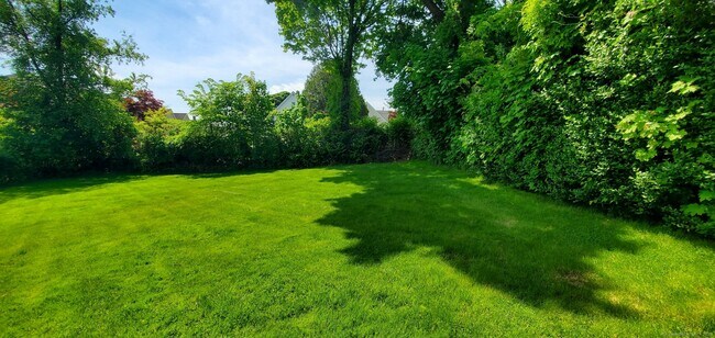 Photo - 16 Grandview Ave