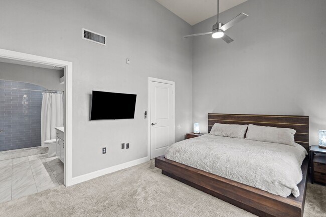 Photo - 1900 Genesee St Unit 403