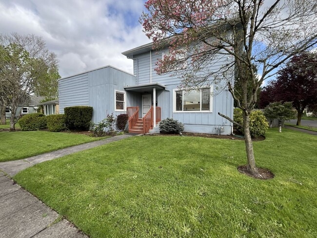 Photo - Expansive 4BR 2,900+ Sq Ft Home with Theater-Style Living Room & Bonus Hobby Workshop