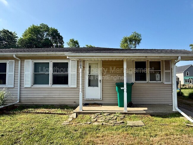 Photo - 2108 Woodbine Ave