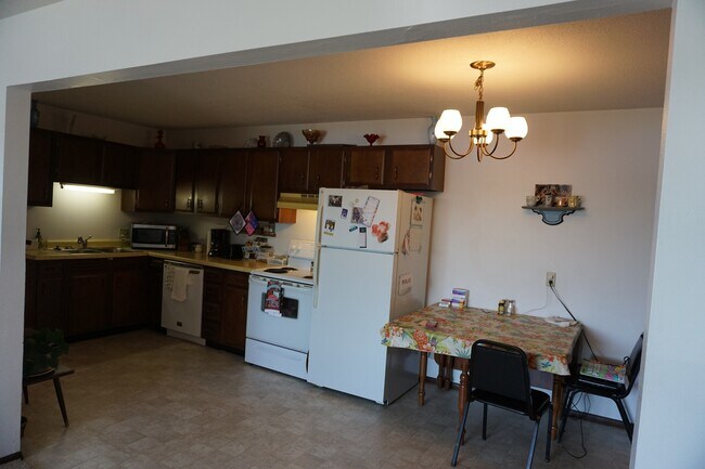 411 River St NE Unidad 8