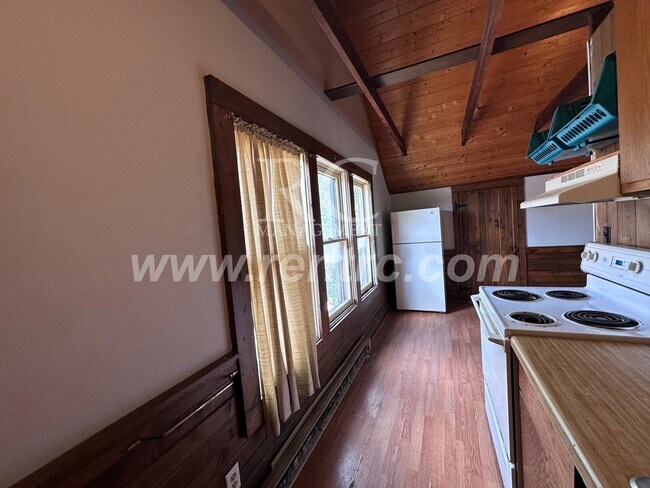 Photo - 1008-3 Vermilion-N