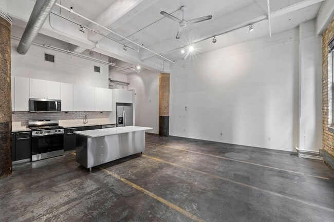 Photo - 700 N Washington Ave