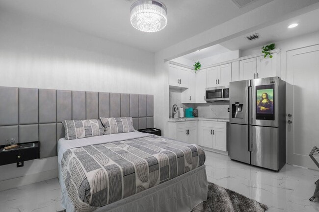 Photo - 6415 Bowling Green St