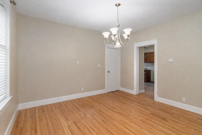 Photo - 1498 Selby Ave