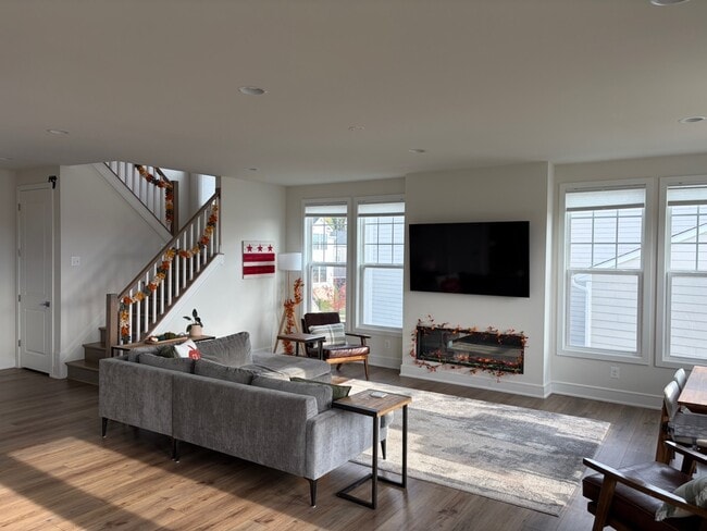 Photo - 5105 Carters Xing Ave