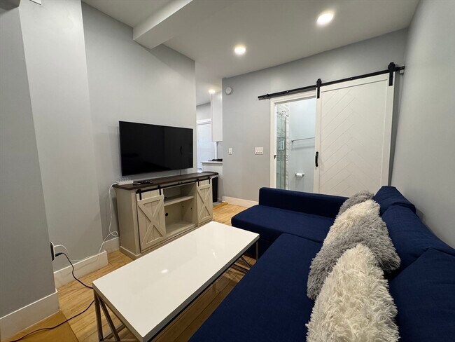 Photo - 302 Copeland St Unit 302