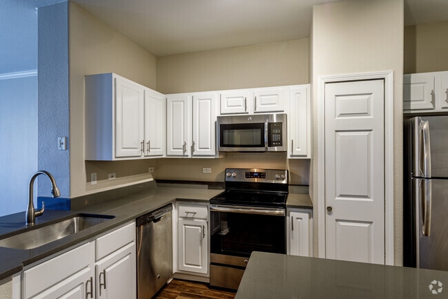 1BR, 1BA - Emerald