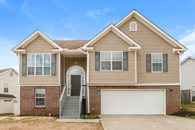 Photo - 553 Ransom Way