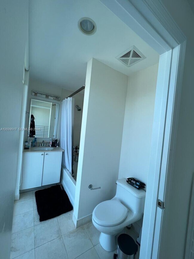 Photo - 60 SW 13th St Unit 2819