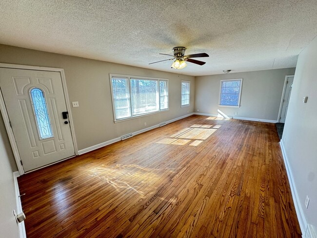 Photo - Fantastic 3 Bed 2 Bath Durham Ranch Brick Home