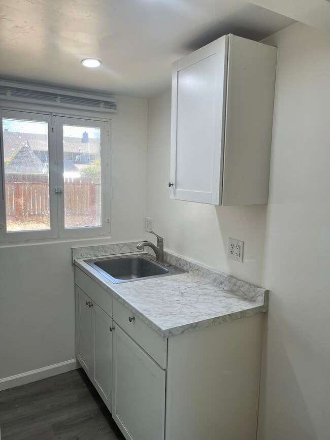 Photo - 1440 Vine St Unidad Studio