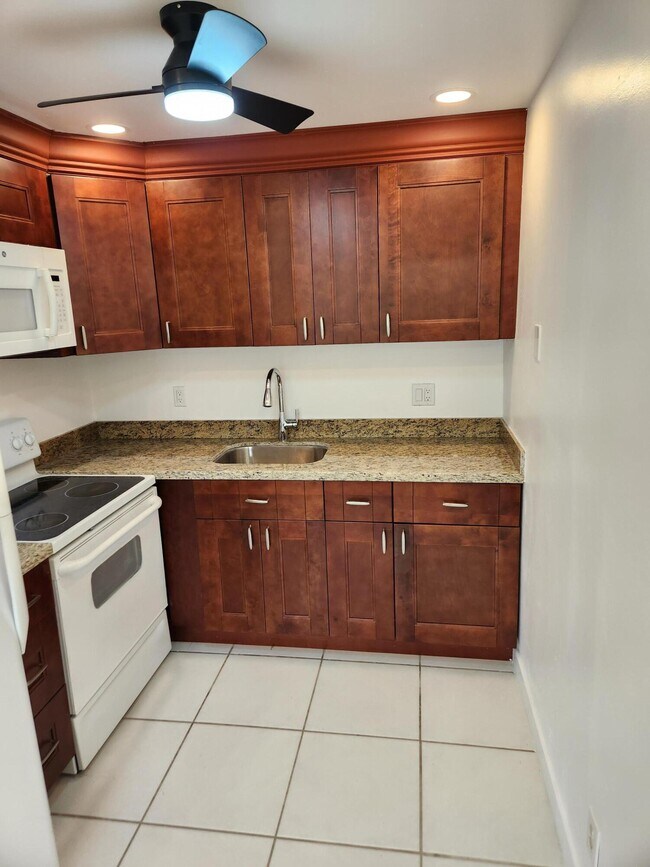 Photo - 600 Village Green Ct Unit 108