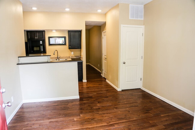 Photo - 512 S Main Ave Unidad B