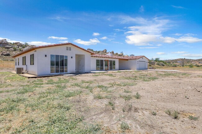 Photo - 41265 Lakeshore Blvd