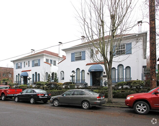 Building Photo - White Apartments
