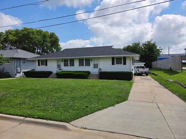 Building Photo - 309 C Ave