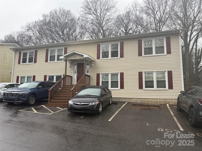 Building Photo - 803 Cherry St Unit 2