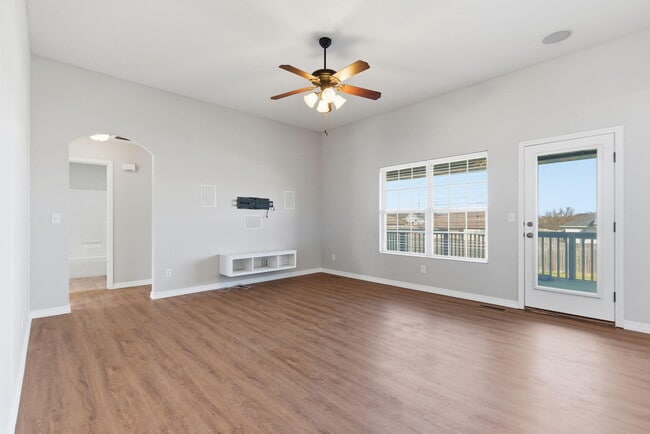 Photo - 205 E Lapis St