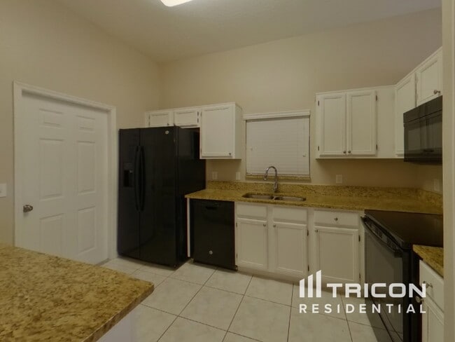 Photo - 831 Monroe Harbor Pl