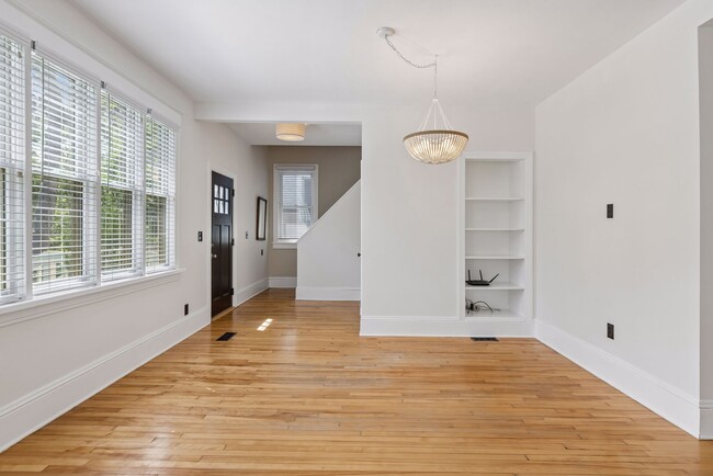 Photo - 4432 Upton Ave S