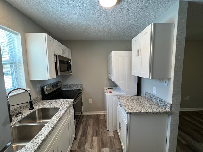 Photo - Clover Place