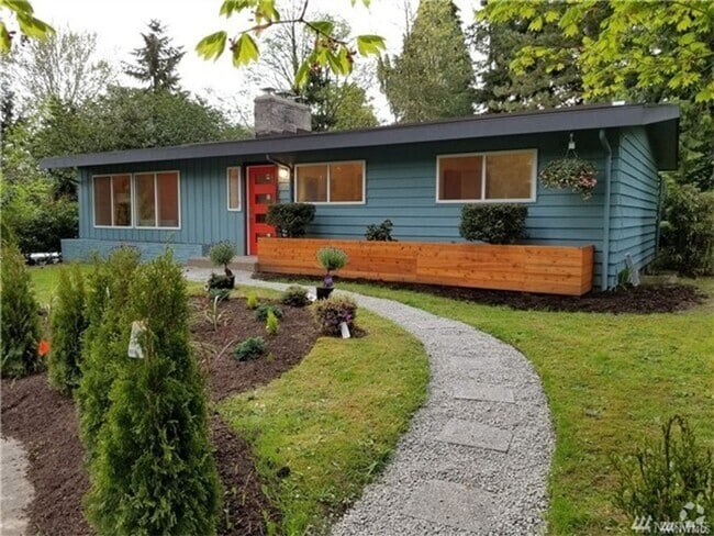 Building Photo - Bellevue 4 bedroom Home in Newport Hills!