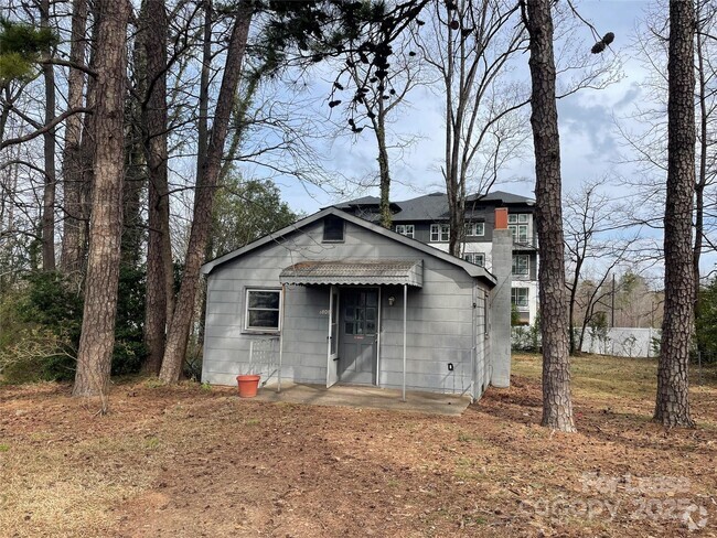 Building Photo - 5008 Twin Dr Rental