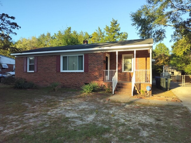 Building Photo - Fayetteville Ranch