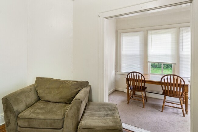 Photo - 822 Westcott St